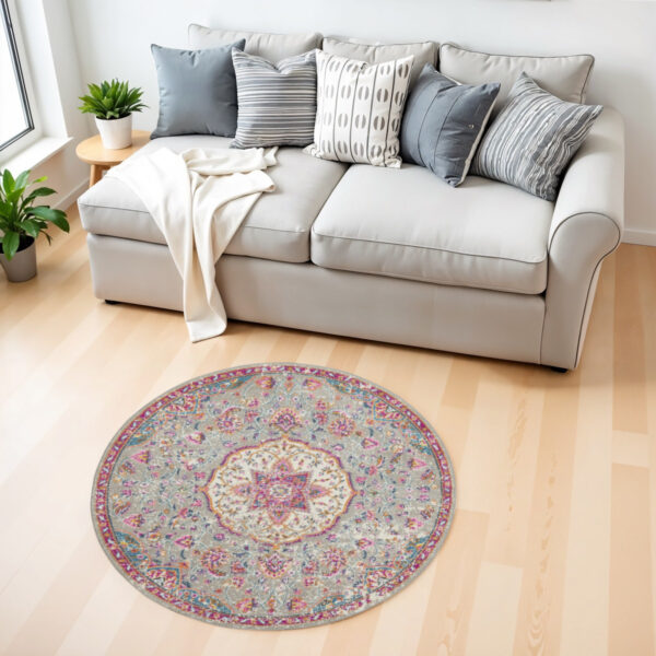 4' Gray And Ivory Medallion Round Rug