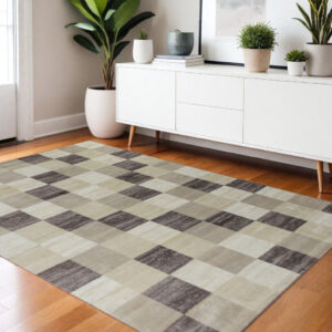 4' X 6' Beige Geometric Power Loom Stain Resistant Area Rug