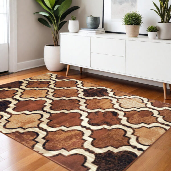 4' X 6' Brown Quatrefoil Power Loom Distressed Stain Resistant Area Rug