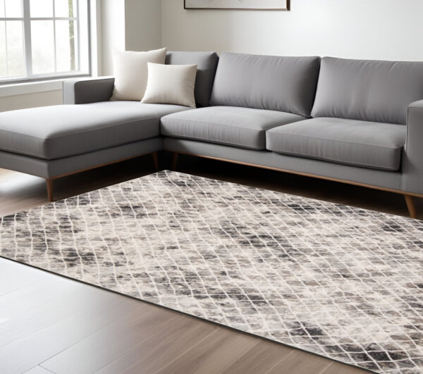 7' X 10' Gray and Ivory Abstract Area Rug