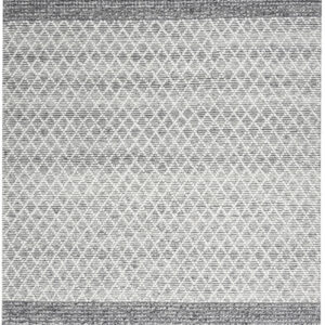 4' X 6' Gray and Ivory Geometric Hand Woven Area Rug With Fringe