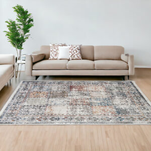 8' X 10' Ivory Oriental Distressed Area Rug With Fringe