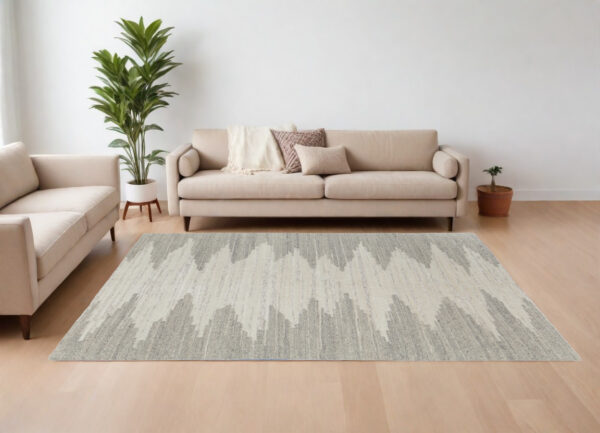 6' X 9' Gray and Ivory Ombre Hand Woven Area Rug