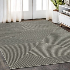 5' X 8' Gray And Ivory Geometric Area Rug